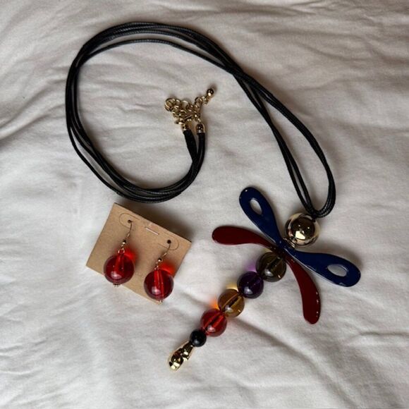 NWT Dragonfly Statement Necklace and Earrings Set Multicolor w/Gold Tone - Picture 4 of 8